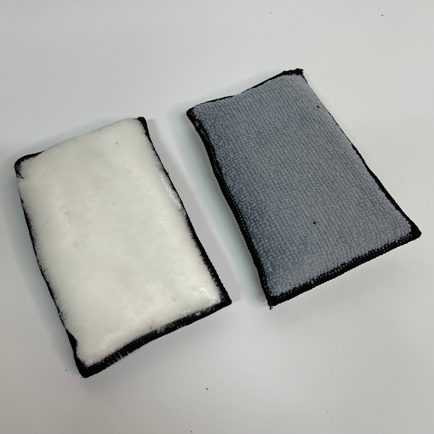 2x Interior scrubbing pads